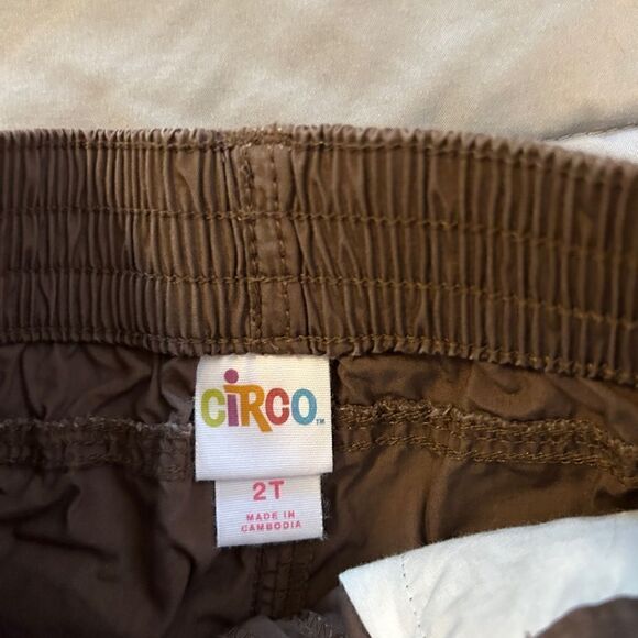 2t brown circo shorts - Picture 3 of 3